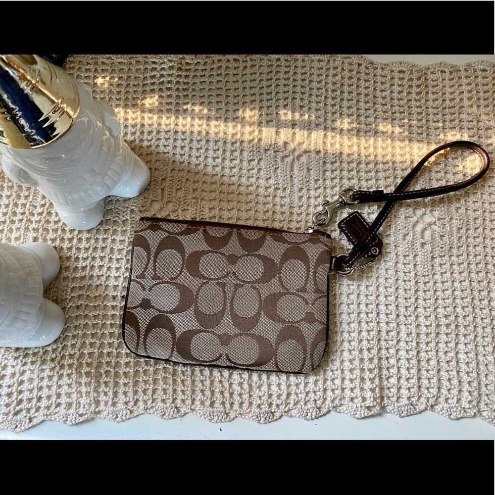 Authentic Coach wristlet - Picture 2 of 5